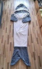 Kuscheldecke mit Ärmeln Gr. S, Hai mit Flosse, Schlupfform Decke Hausanzug  