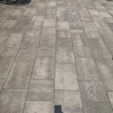 Betonpflastersteine / Pflasterplatten 17m²  (32x32 cm/ 32x48 cm)