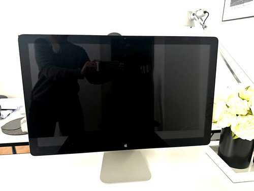 Apple thunderbolt display - thunderbolt,