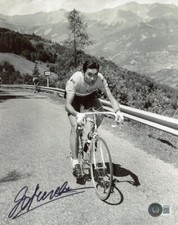 EDDY MERCKX SIGNED 8x10 PHOTO