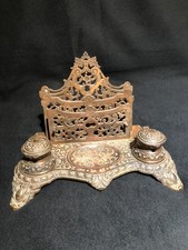 antike Schreibtischgarnitur, 2 Tintenfässer, florale Verzierungen