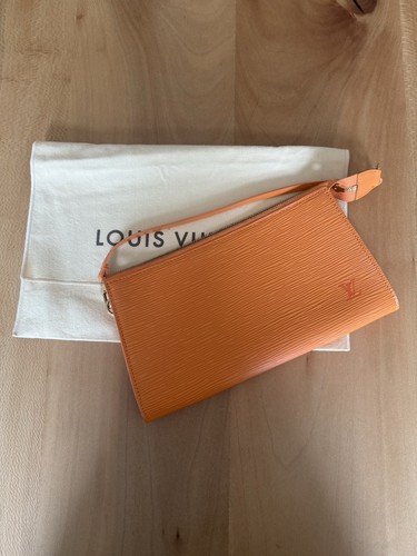 Louis vuitton pochette - louis, epi