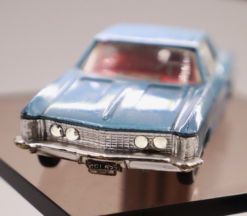 Corgi toy 245 buick riviera - toy, no