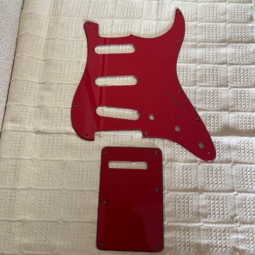 Fender stratocaster pickguard - fender,