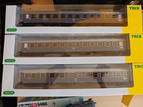 Trix riviera express set 23414 - trix,