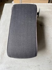 Mercedes W124 220TE Mittelarmlehne vorne stoff schwarz ohne Halter 1994