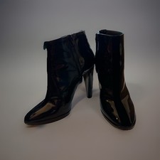  Schwarze Lack-Stiefeletten von Pierre Hardy, GR. 39, nagelneu, elegant & modern