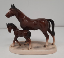 Porzellanfigur Pferd Stute mit Fohlen – Hertwig Katzhütte ca. 20 x 8,5 x 18 cm