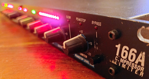 Dbx 166a kanal - dbx, 2-kanal