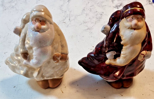 Weihnachtsmänner aus