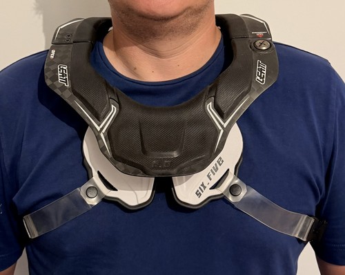 Leatt neckbrace carbon - leatt,