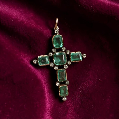 Antik stil smaragd kreuz - smaragd,