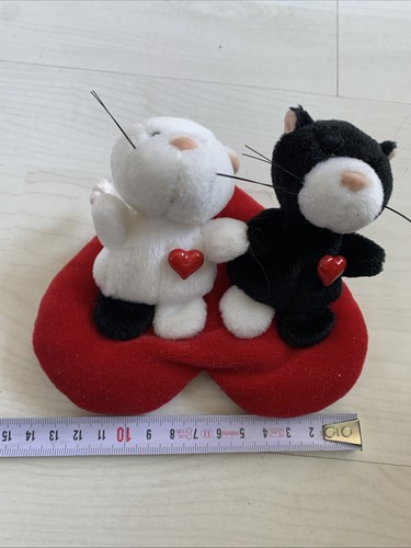 Nici katzen auf herzkissen - herzkissen, rot