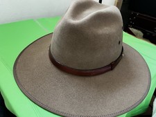 AKUBRA COOBER PEDY HUT mit