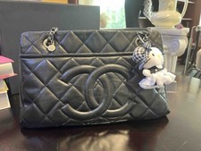 Chanel schwarze Leder Tasche Schultertasche