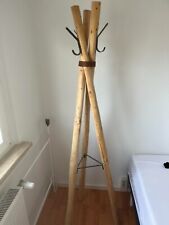 garderobenständer baum hell mit Lederriemen