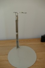Puppenständer mit Metallfuß,  ab 19 cm groß  , gepflegt