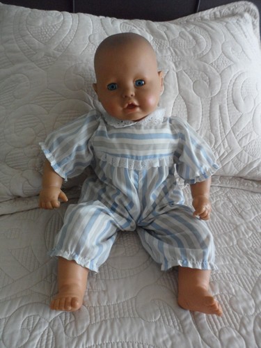 Baby puppe mit - mit, zubehör