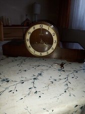 Tischuhr bzw. Schrankuhr Marke