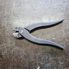 Kleine Aderendhülsen-Zange für 0,14 bis 0,50 mm² Querschnitt