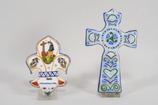 Q28T07- Keramik Kreuz und Weihwasserkessel verso signiert Frankreich 