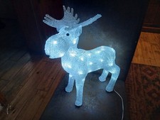 großer beleuchteter Elch
