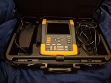 Fluke 190-102 Scopemeter mit Koffer und Zubehör