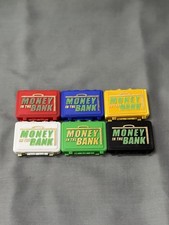 WWE Figuren Zubehör Money In The Bank Koffer OHNE FIGUREN Aufklappbar