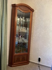 Eckvitrine Giotto Kirschbaum mit Spiegeln und Licht ohne Inhalt