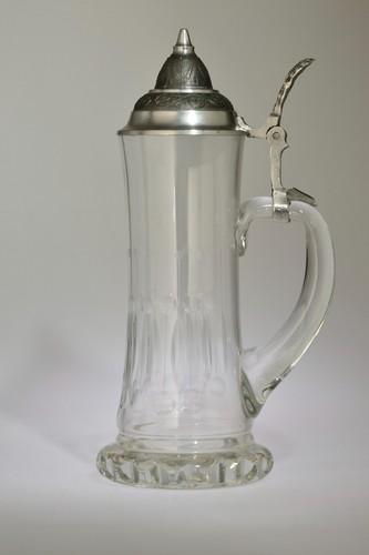 Bierkrug aus kristallglas mit - bierkrug,