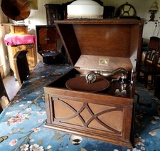 ORIGINALES TISCHGRAMMOPHON GRAMMOPHON HIS MASTERS VOICE HMV 104 ca. 1932 ?