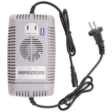 Ladegerät mit Ladekabel