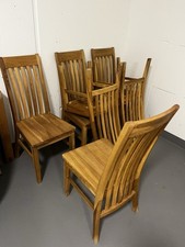 Massiver Holztisch mit 6