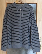 Strickjacke mit Kapuze und