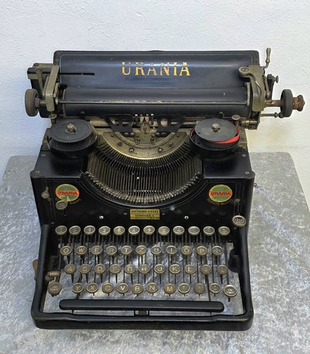 Alte schreibmaschine urania - schreibmaschine,