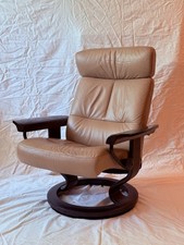  Ekornes Stressless Relaxsessel mit Hocker, Beige– Klassiker mit Sammlerwert