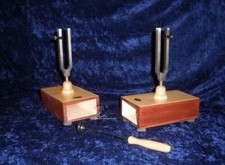 Stimmgabel-Paar a1 440 Hz auf