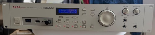 Akai 2000 bit sampler - akai,