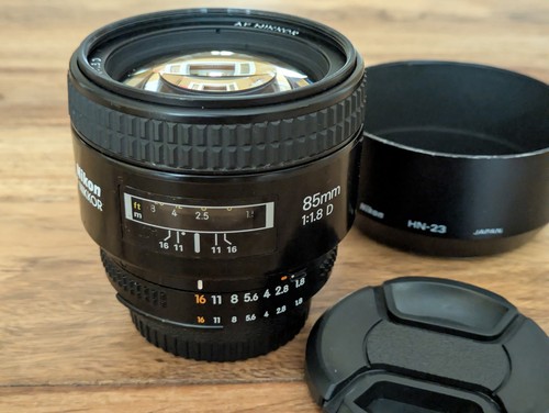 Nikon nikkor 85mm 1 8d - nikon,