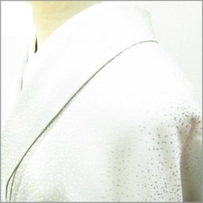 Japanischer Kimono aus Seide • Kaga-Yuzen • Itaba-Yuzen Schablonendruck • weiß