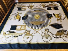 HERMES VINTAGE SEIDENTUCH.   VOITURES A TRANSFORMATION BY DE LA PERRIERE . 35” x 34”