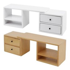 Handgefertigter Holzschrank im