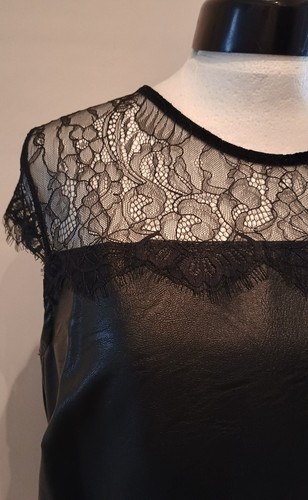 Top mit spitze und - mit,