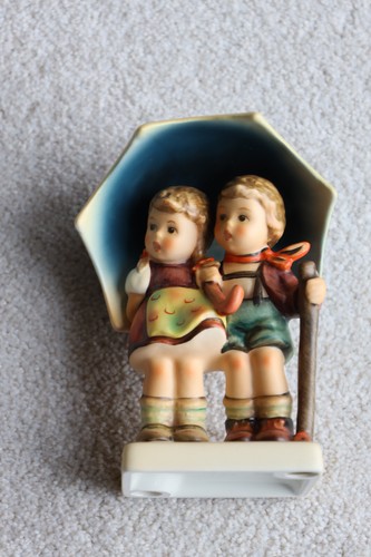 Hummel figur unter einem - hummel,