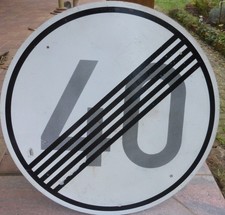 altes Verkehrsschild Schild