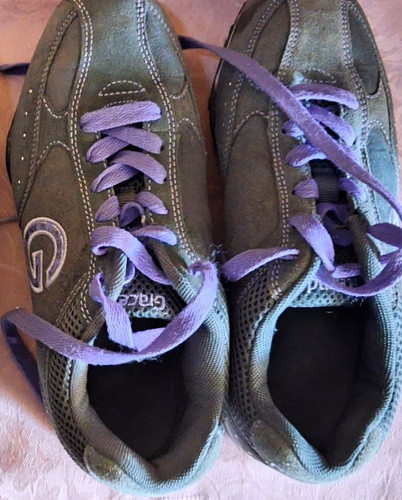 Paar sportschuhe mokkasins - ,,