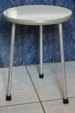 Bad- oder Küchenhocker, Sprelacard und Aluminium, DDR um 1970, demontierbar