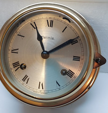 Hermle Glasenuhr mit mechanischem Werk und Schlag nach Glasen mit Schlüssel 