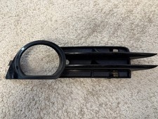 links Audi A3 8P Blende Vorn 8P3807681A Schwarzglanz Nebelscheinwerfer