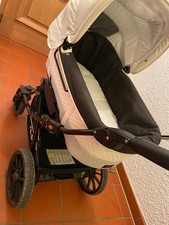 Kinderwagen mit Babywanne